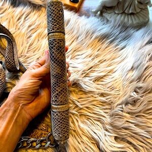 MICHAEL KORS MOXLEY DARK SAND PYTHON LEATHER+GOLD ZIP CLUTCH WALLET
